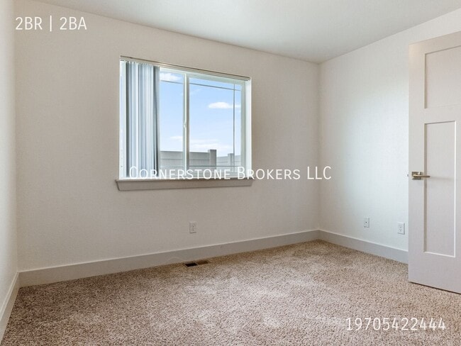Building Photo - 108 Park View-D