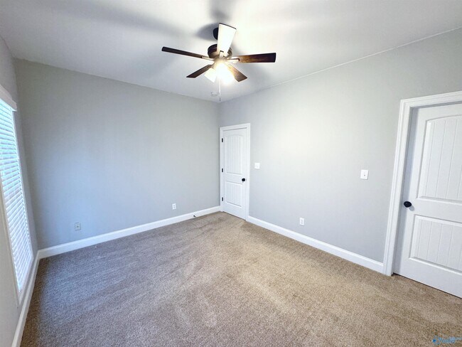 Building Photo - 118 Waxwing St