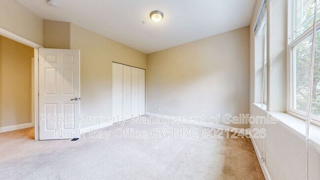 Building Photo - 14600 Jomark Ln