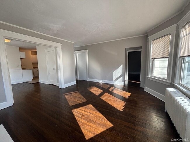 Building Photo - 52 Hoyt St