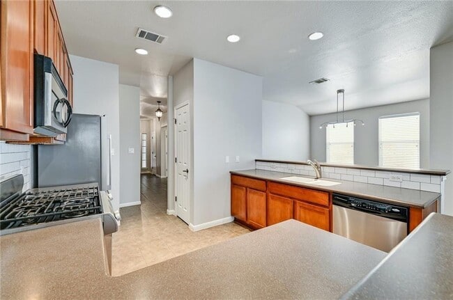 Building Photo - 660 Rusk Rd