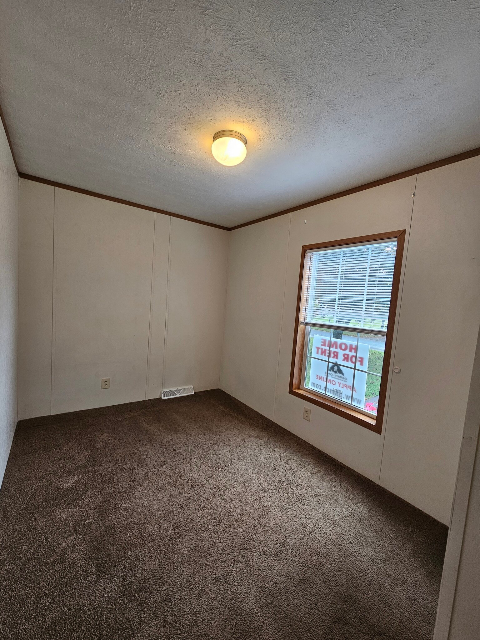 Building Photo - 50 Noble Ln