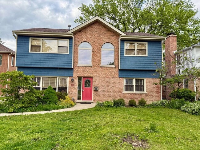 Primary Photo - 2428 Oak Ave