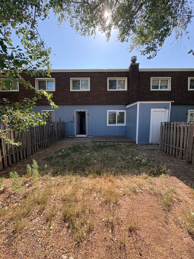 Building Photo - 407 Loma Linda Dr