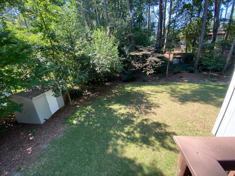 Building Photo - Room in Single Family Home on Old Farm Rd