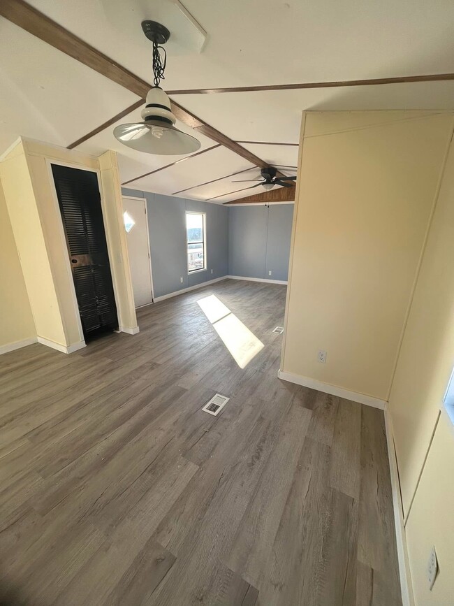 Building Photo - 3205 Richeytown Rd