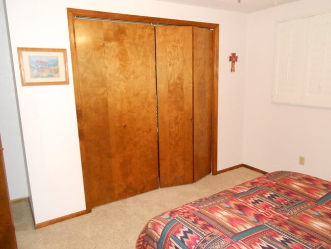 Building Photo - Charming 2 Bed/2 Bath Condo Near the Sculpture Park