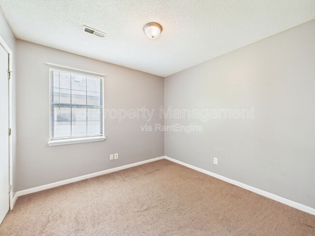 Building Photo - 7115 Bales Ave