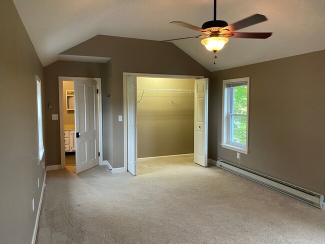 Building Photo - Coming soon! 4 Bedroom Farmhouse for Rent ...