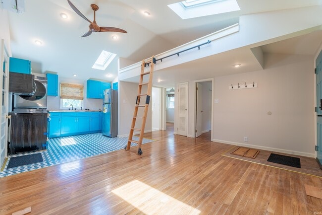 Building Photo - 2605 S Bryan St