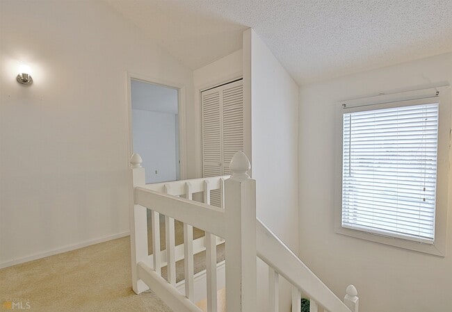 Building Photo - 72 Cobblestone Creek