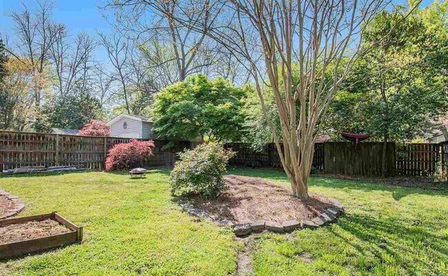 Building Photo - Two Bedroom Home For Rent