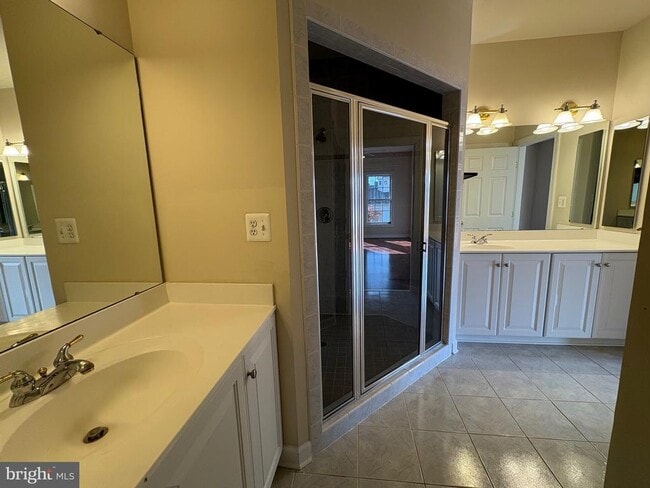 Building Photo - 635 Whetstone Glen St