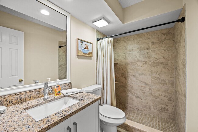 Building Photo - 12196 Sag Harbor Ct