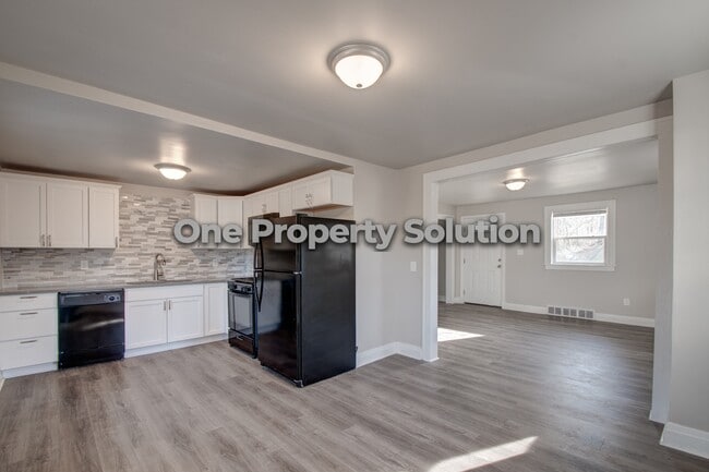 Building Photo - 1520 W 45th St