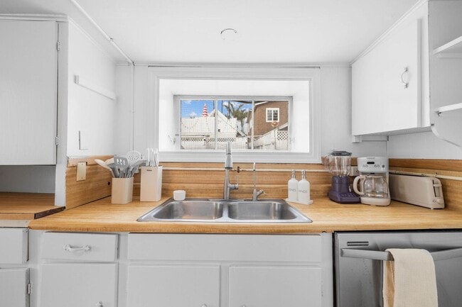 Building Photo - 344 Bonair St