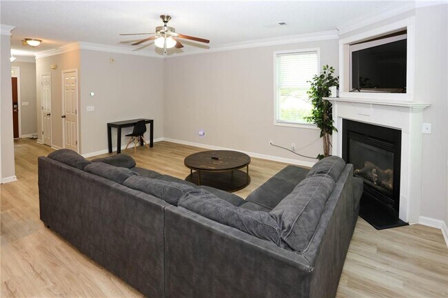 Building Photo - 7116 Blairs View Dr