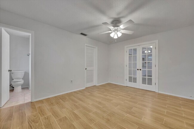 Building Photo - Beautiful 3-Bed / 2 Bath Pool Home in Sara...