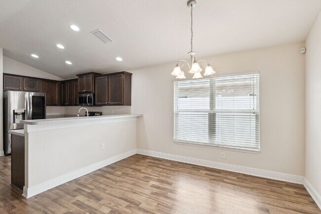 Building Photo - 458 Macon Dr