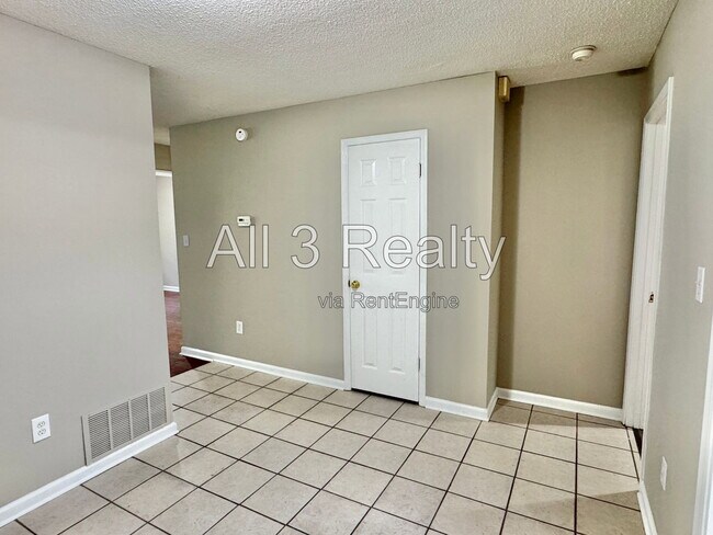 Building Photo - 116 Hargis Dr