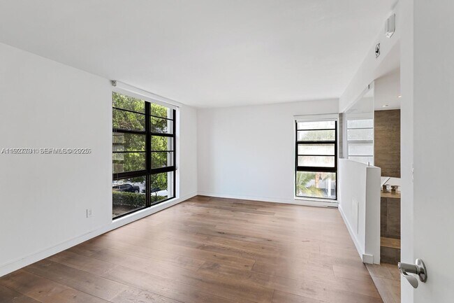 Building Photo - 100 Ocean Ln Dr