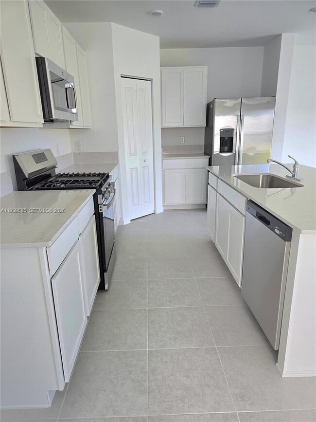 Building Photo - 5917 Sweetwood Dr