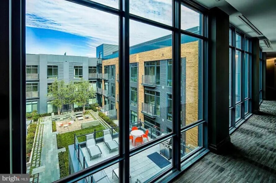 Building Photo - 525 Water St SW