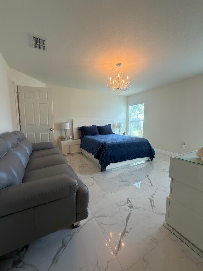 Building Photo - 5363 NW Perez Ct