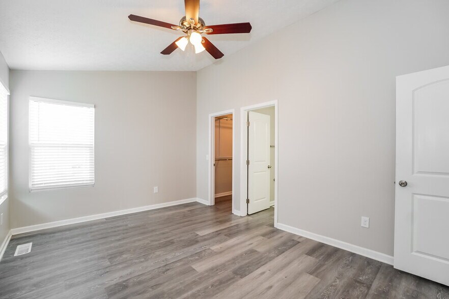 Building Photo - 255 Whitewater Ct