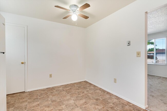 Building Photo - 16176 E Bates Dr