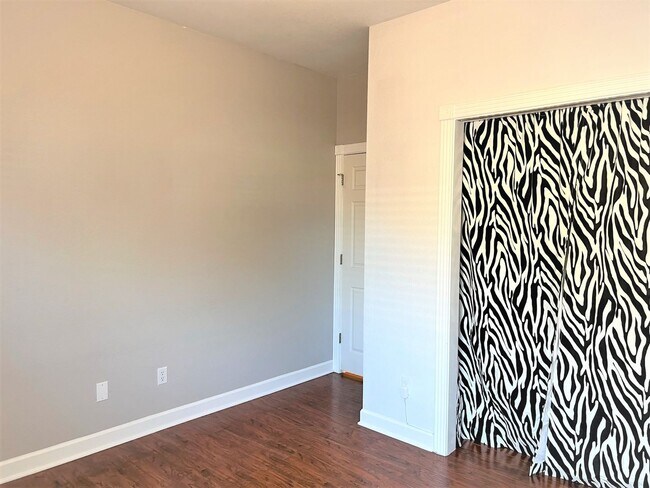 Building Photo - Renovated 3-bedroom Home in Huttoparke
