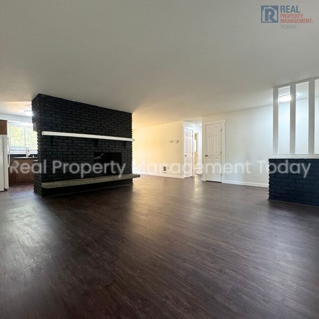 Building Photo - 8511 116 St E