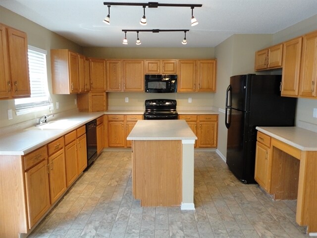Building Photo - 10373 Camby Crossing