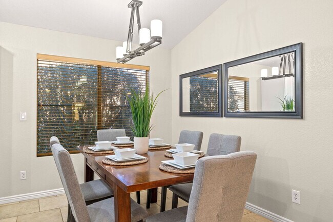 Building Photo - 4111 S Dewdrop Ct