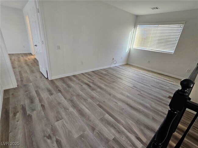 Building Photo - 6842 Feral Dove St