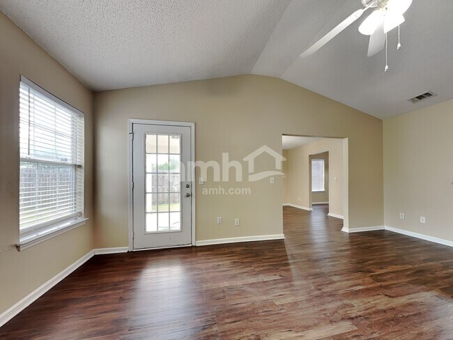 Building Photo - 34 Willow Lakes Dr