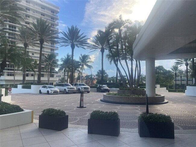 Building Photo - 9601 Collins Ave