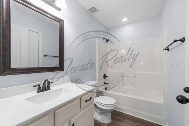 Building Photo - Charming 3-Bedroom Home with Bonus Room, F...