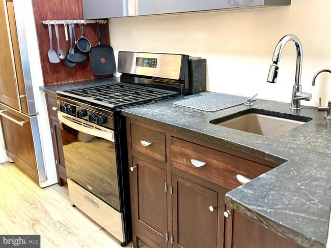 Building Photo - 2428 Tunlaw Rd NW