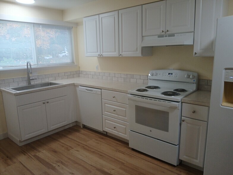 Building Photo - 7622 Chinook Ave