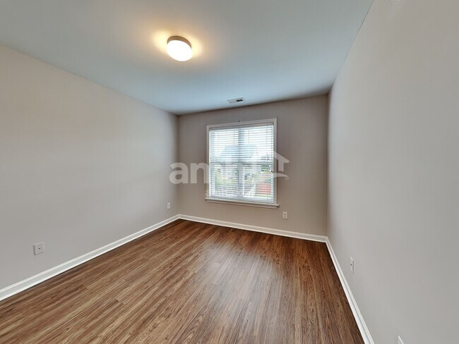 Building Photo - 209 Haywood Ln