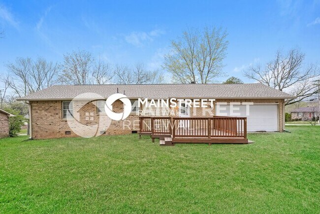 Building Photo - 3 Bedroom Pet-Friendly Home in HENDERSONVILLE, TN with Main Street Renewal
