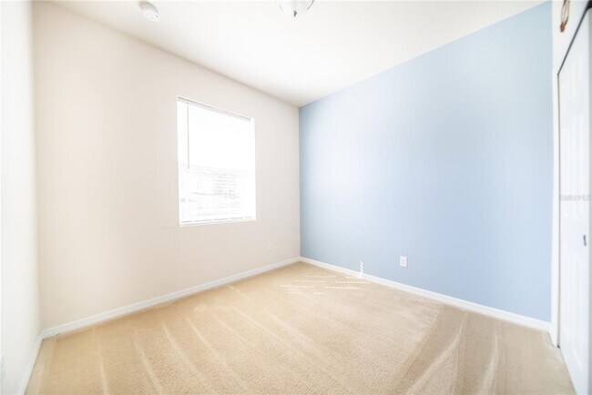 Building Photo - 980 Lakefront Village Dr