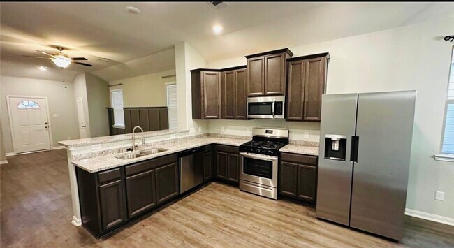 Building Photo - 14223 Grand Hls Dr