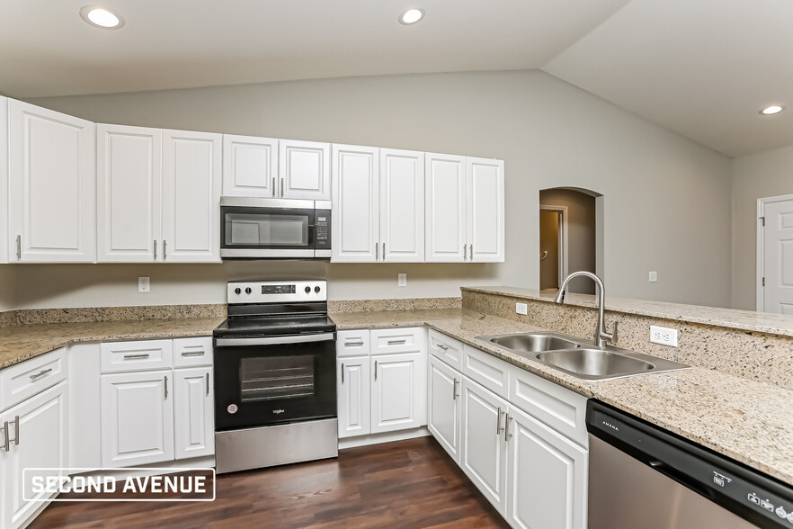 Building Photo - 2637 SW 153rd Ln