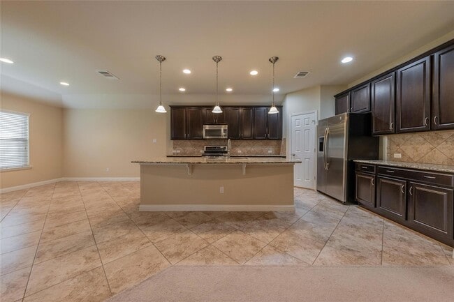 Building Photo - 1920 Mary Ella Dr