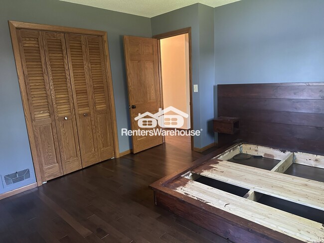 Building Photo - 1322 Meadowlark Dr