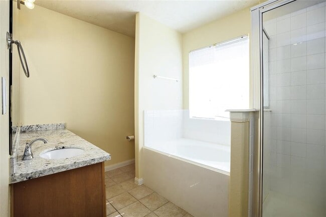 Building Photo - 8410 Taraglen Ct