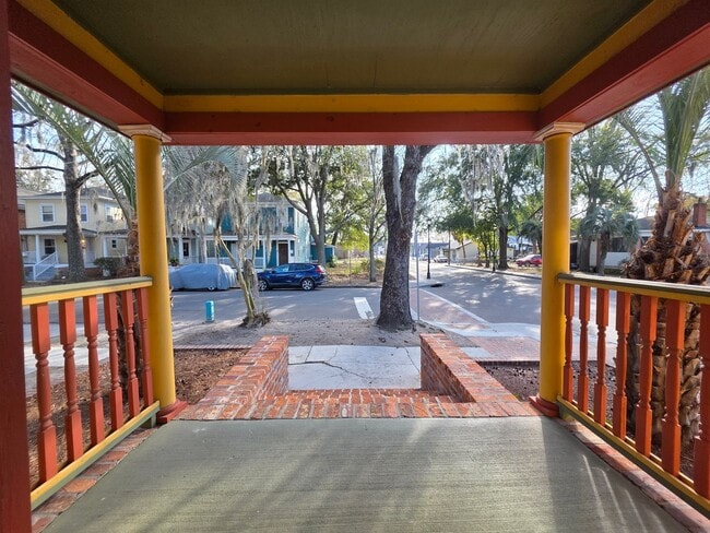 Building Photo - 1102 E 33rd St