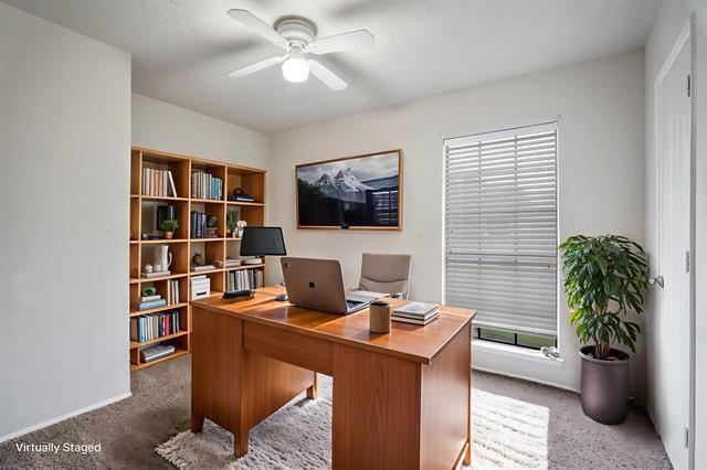 Building Photo - 122 W Way Dr